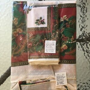 Christmas design Tablecloth & Dinner Napkin Set 5 pc. Made in Spain